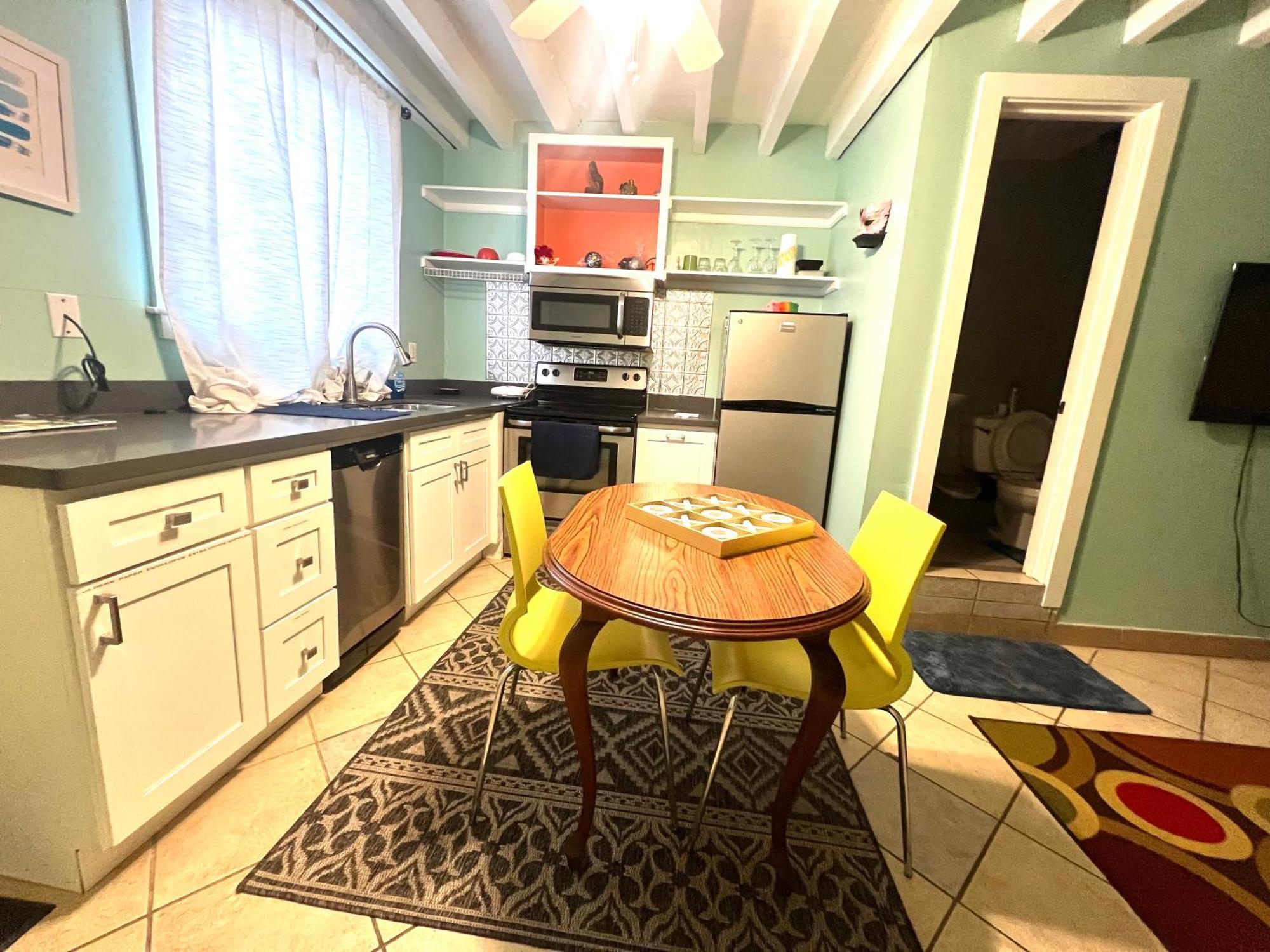 Bed & Breakfast La Petit Chateau Rouge French Quarter New Orleans