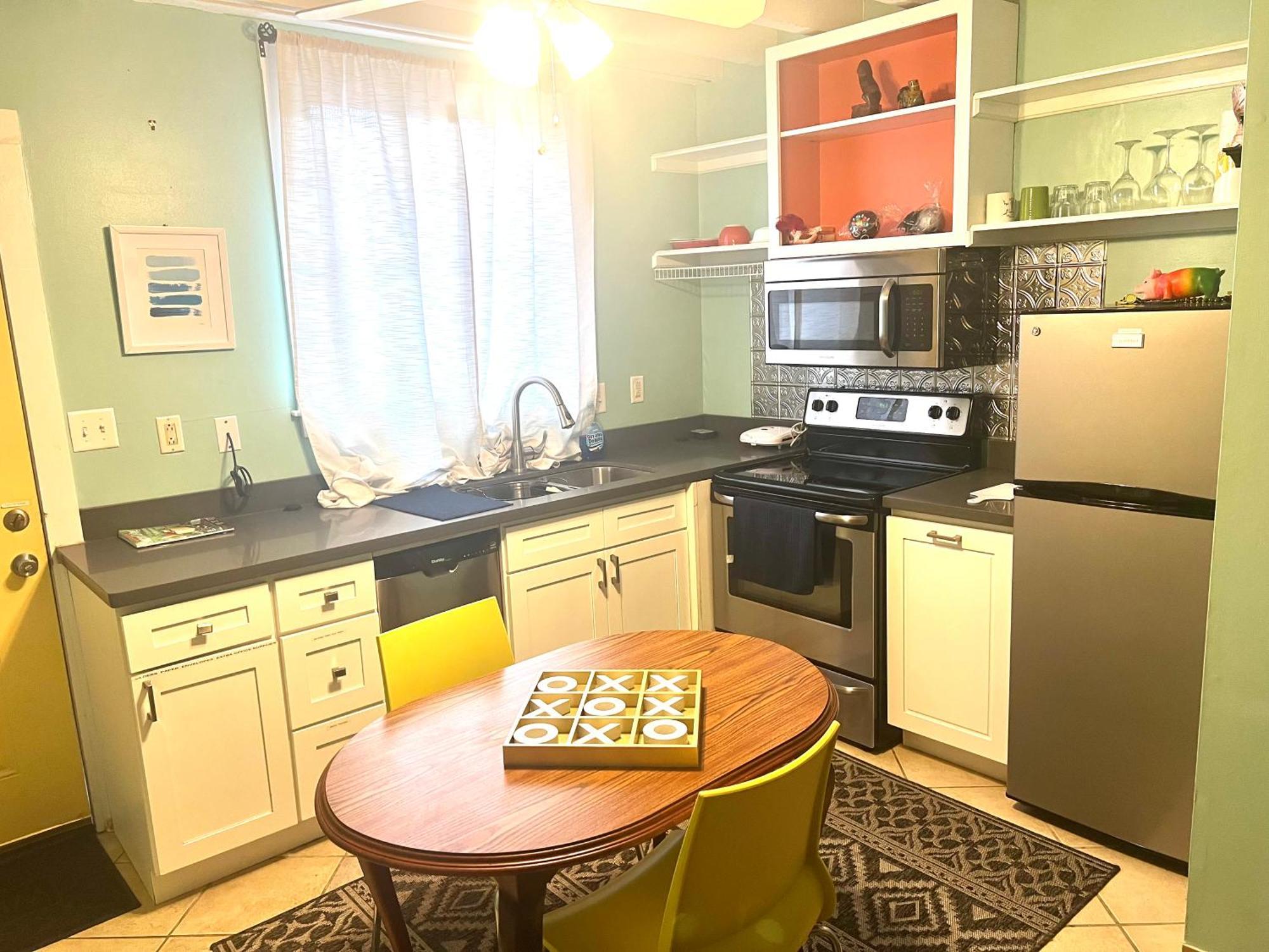 La Petit Chateau Rouge French Quarter Bed & Breakfast New Orleans