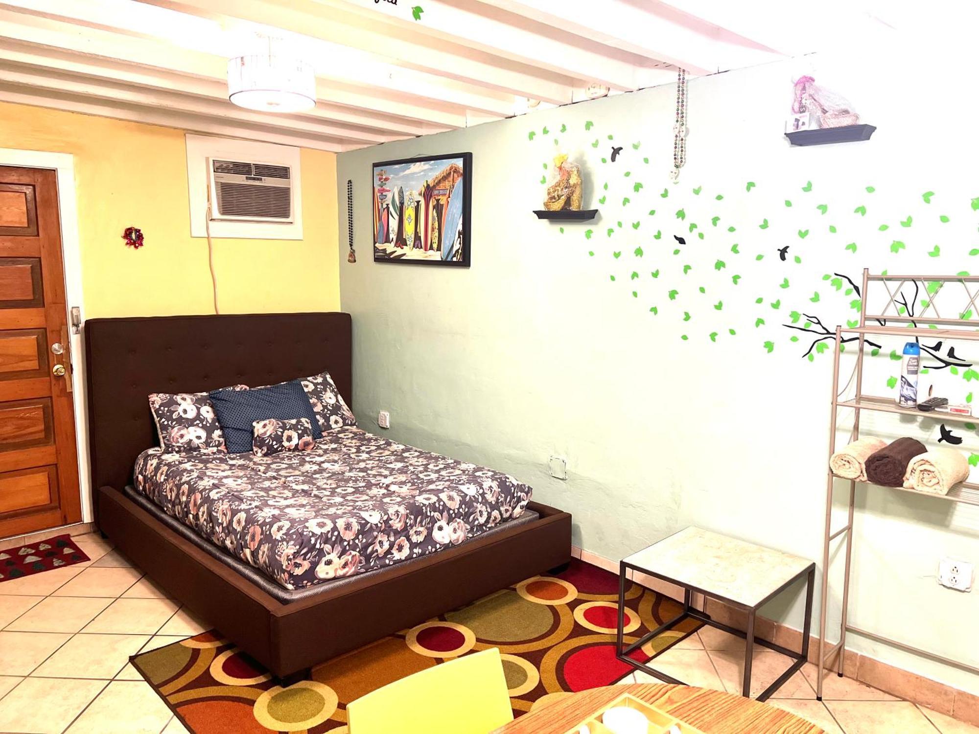 La Petit Chateau Rouge French Quarter Bed & Breakfast